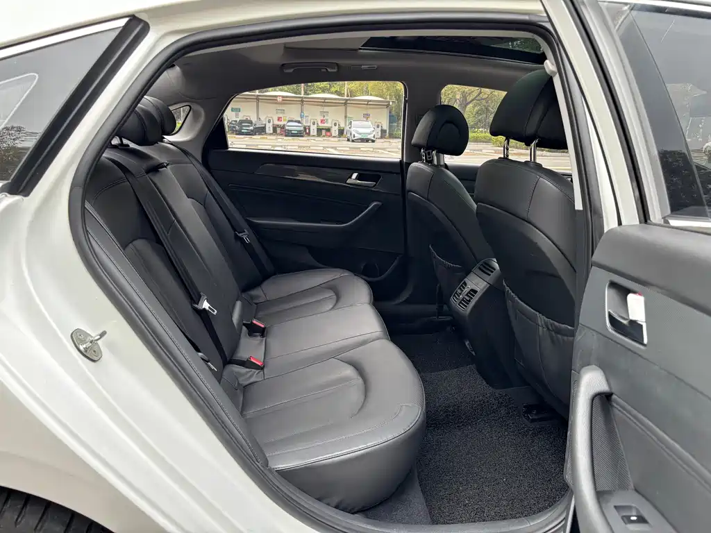 Hyundai Sonata 2017 — фото 11