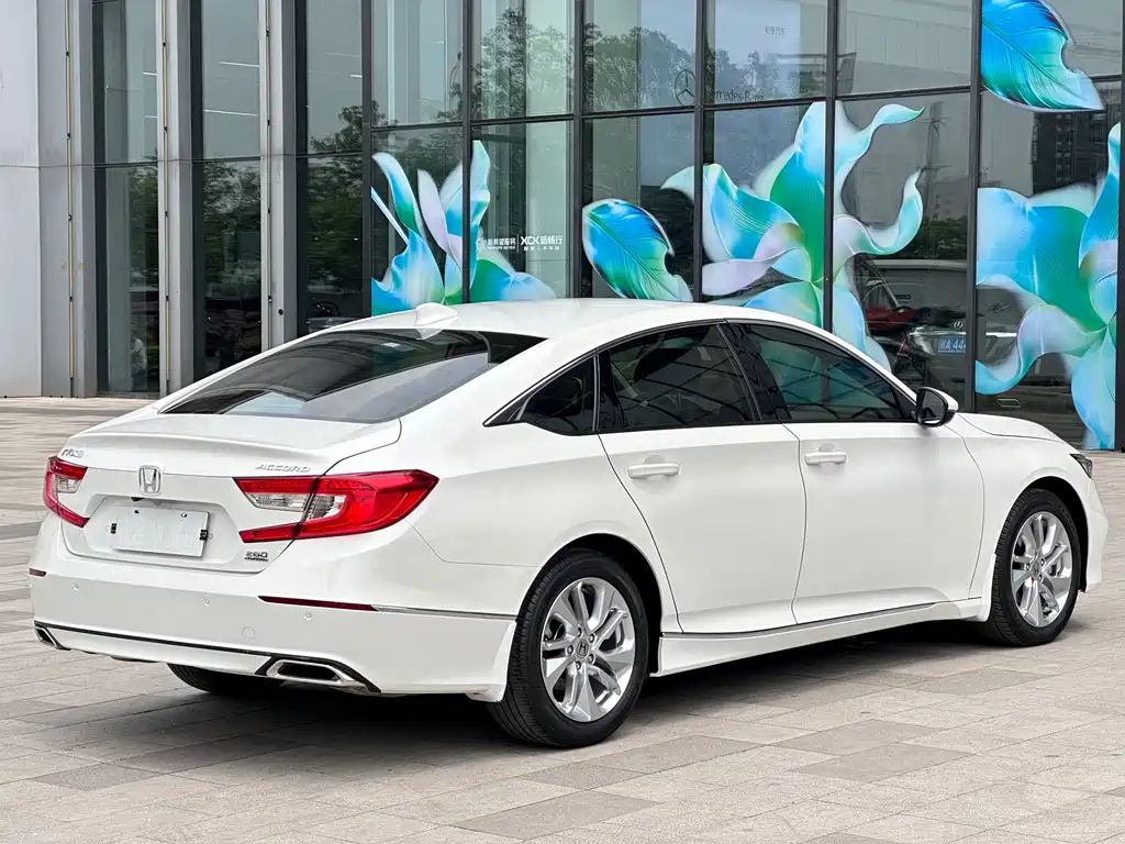 Honda Accord 2018 — фото 21