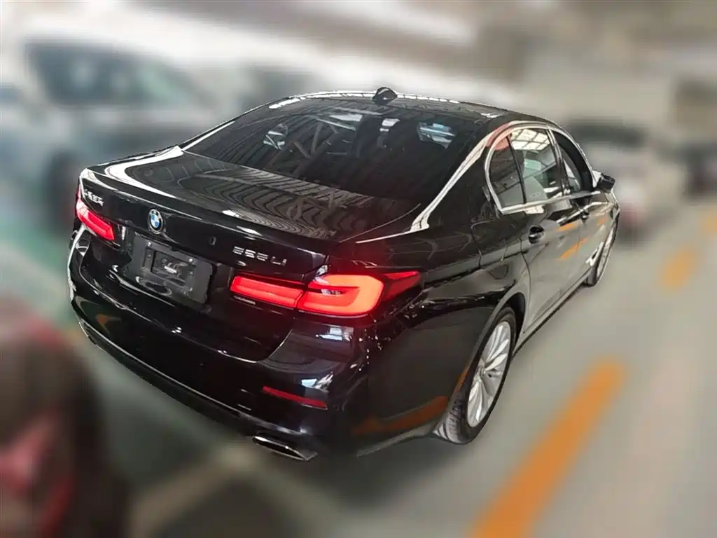 BMW 5 Series 2022 — фото 12