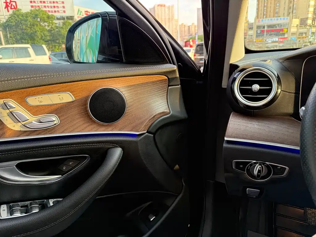 Mercedes-Benz E-Class 2019 — фото 11