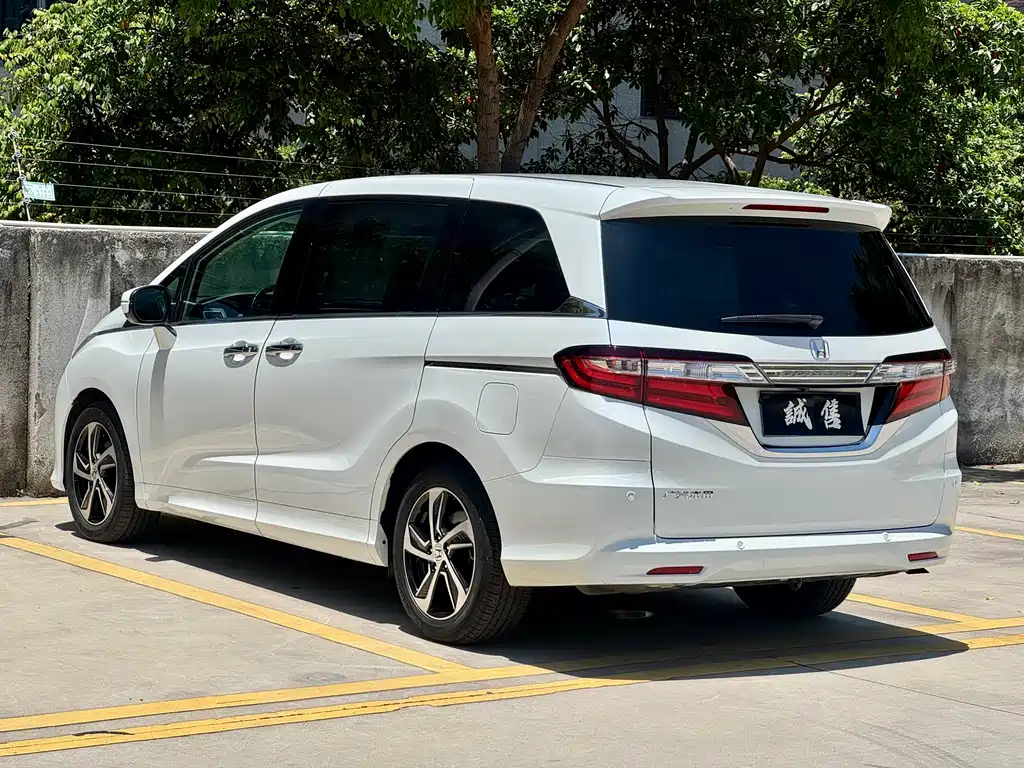 Honda Odyssey 2018 — фото 12