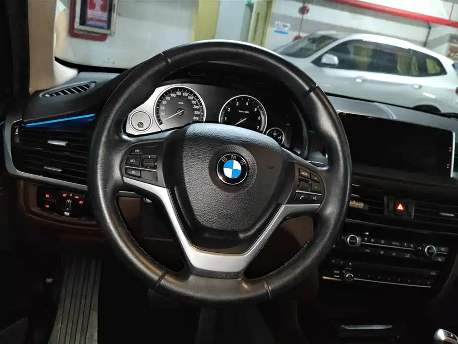 BMW X5 2017 — фото 15
