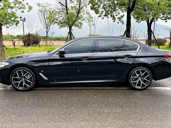 BMW 5 Series 2023