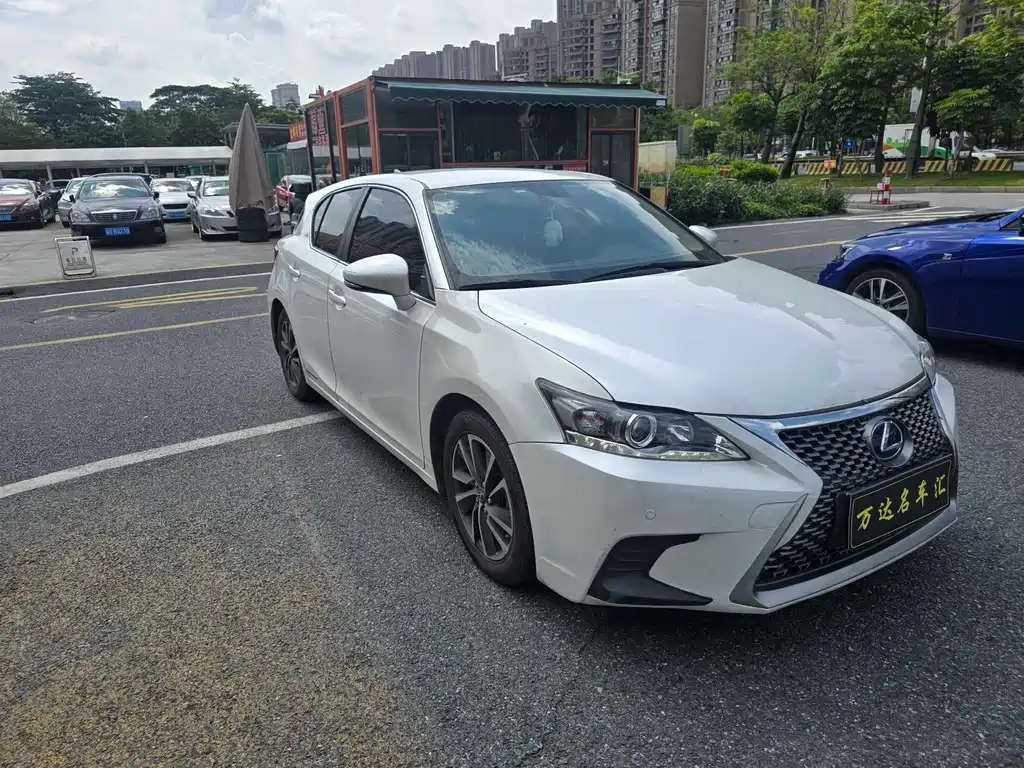 Lexus CT 2020 — фото 2