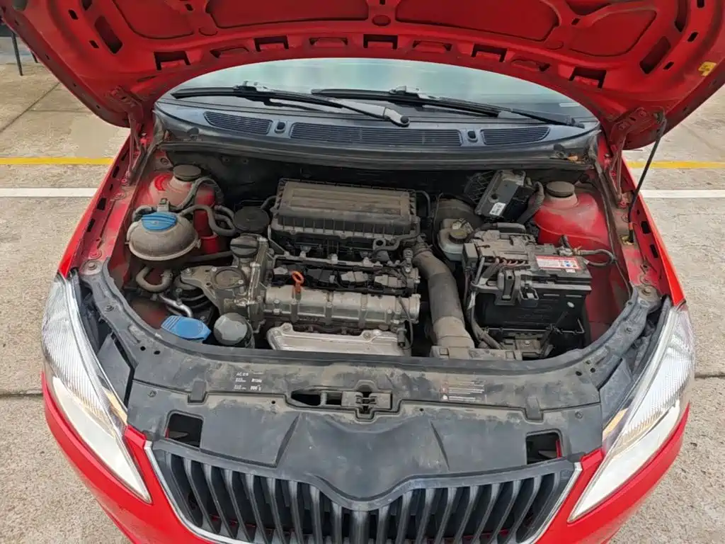 Skoda Fabia 2015 — фото 20