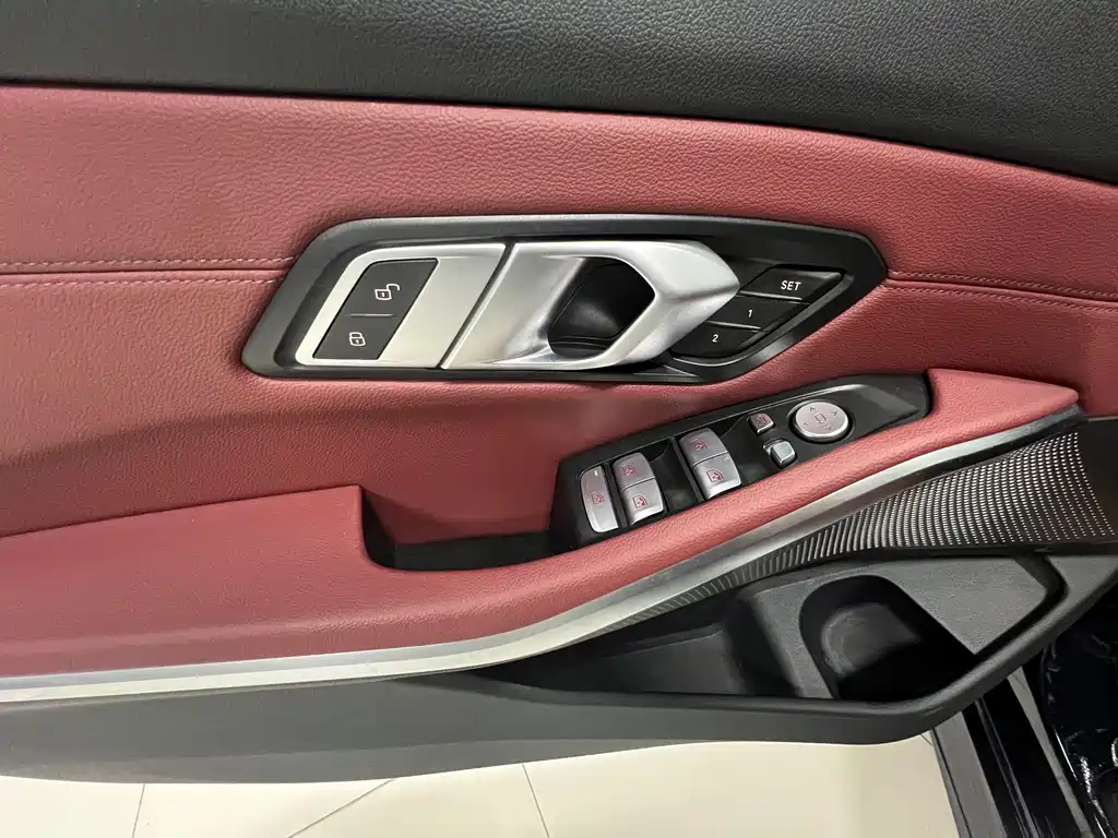 BMW 3 Series 2023 — фото 16