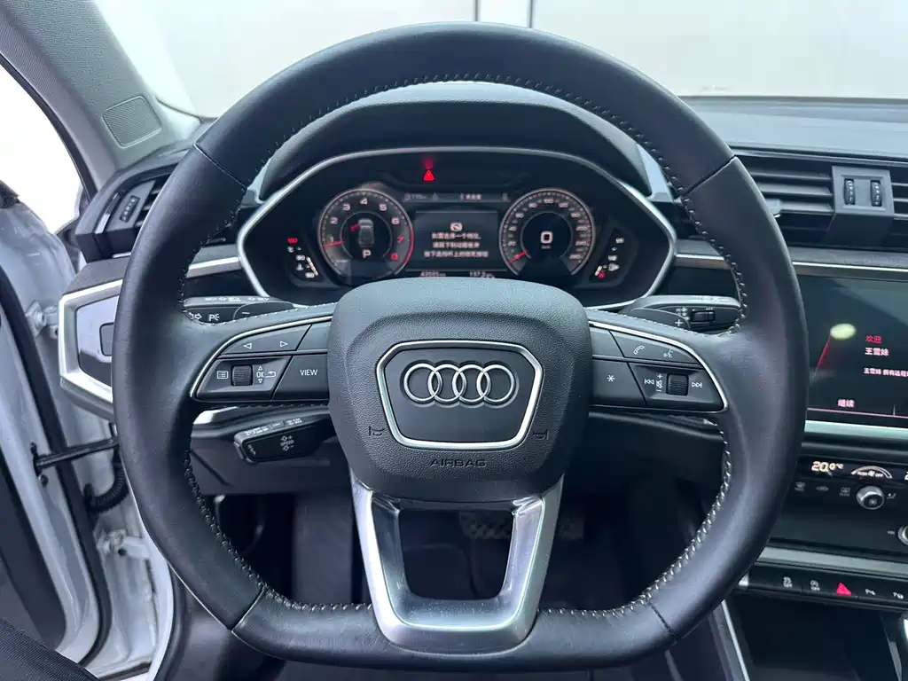 Audi Q3 2022 — фото 8