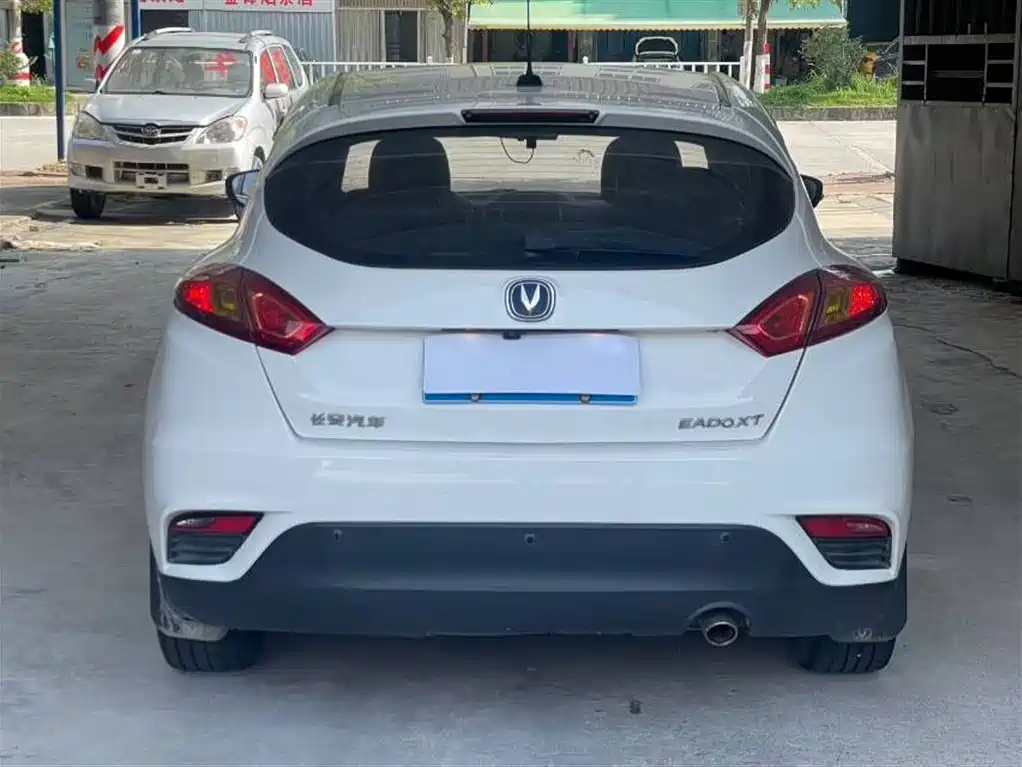 Changan Eado XT 2015 — фото 8