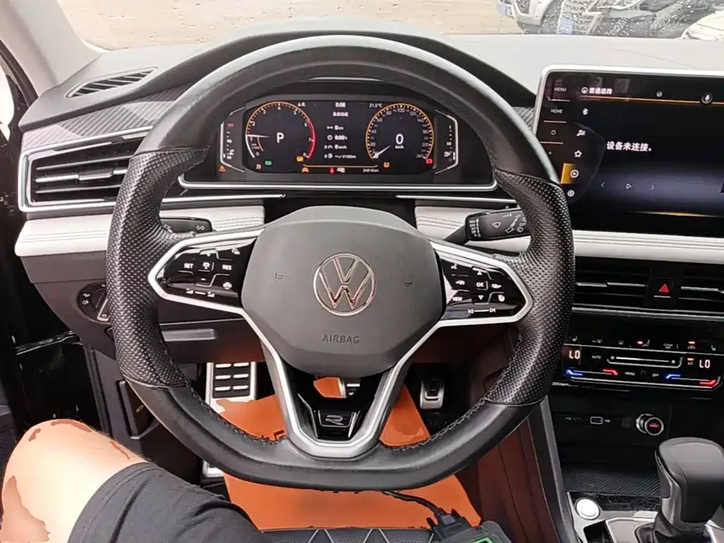 Volkswagen Tiguan L 2022 — фото 11