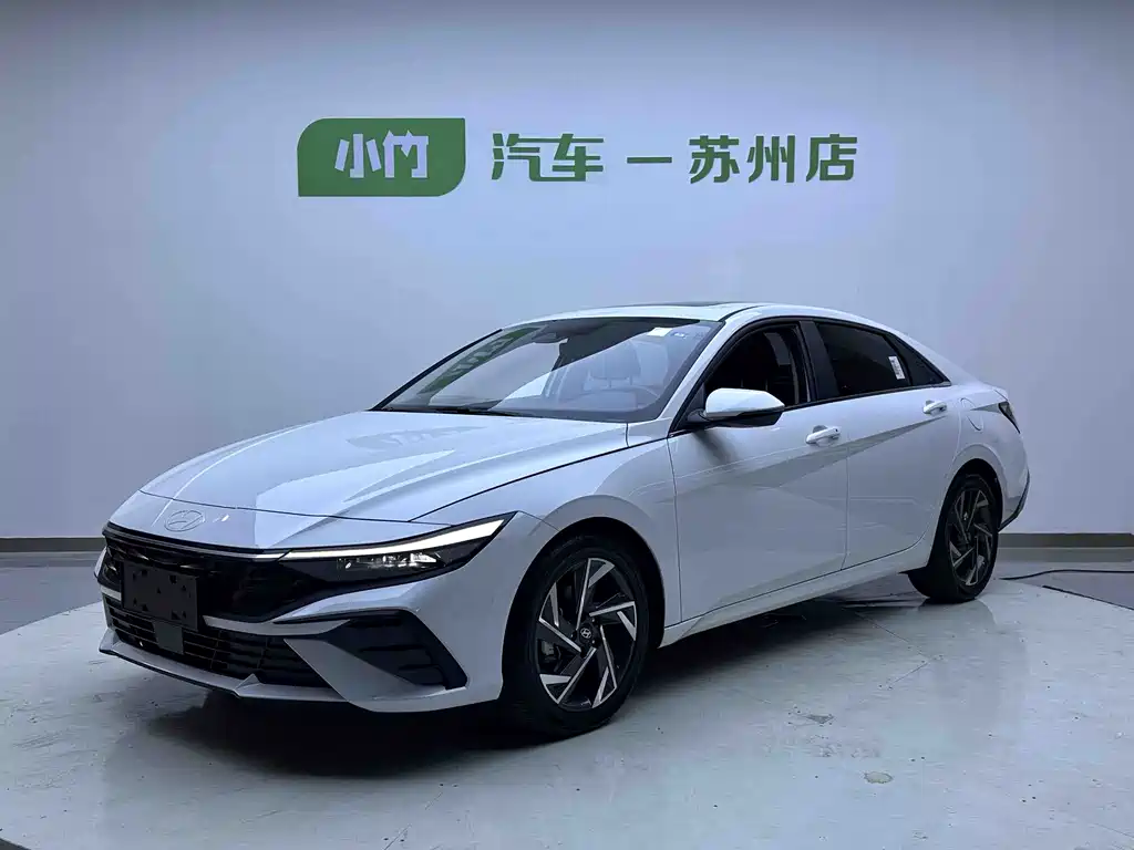 Hyundai Elantra 2023 — фото 1