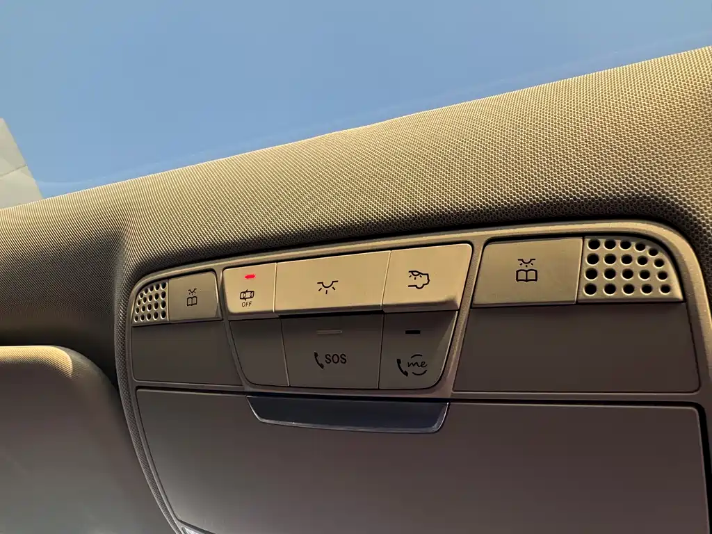 Mercedes-Benz E-Class 2022 — фото 31