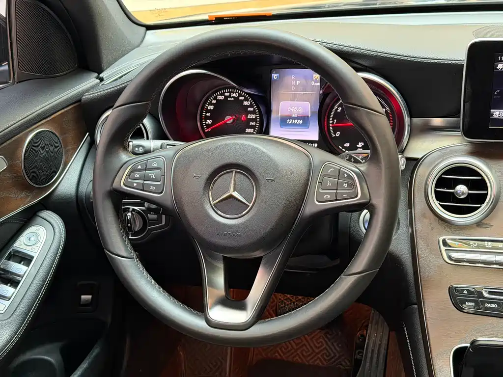 Mercedes-Benz GLC 2016 — фото 15