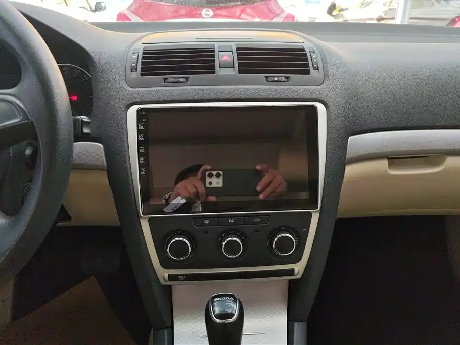 Skoda Octavia 2016 — фото 13