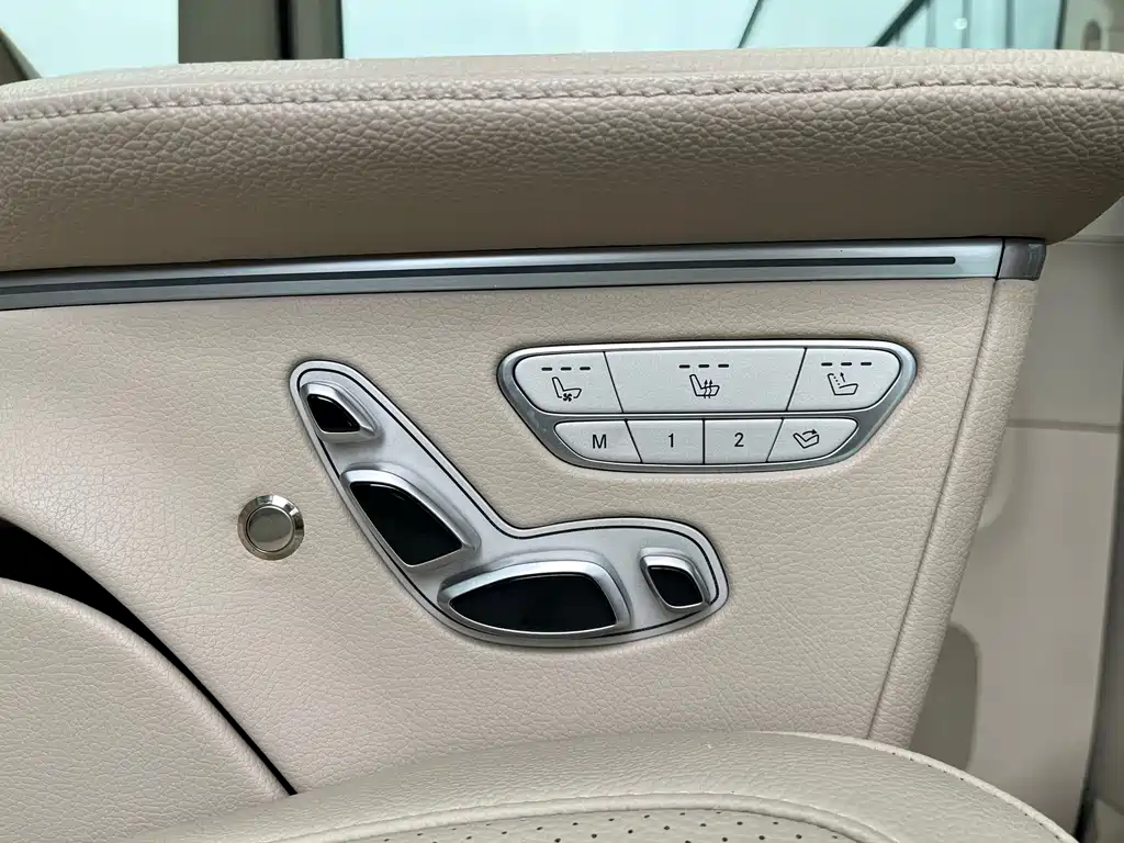 Mercedes-Benz V-Class 2022 — фото 10