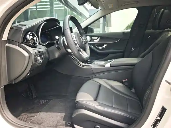 Mercedes-Benz C-Class 2021