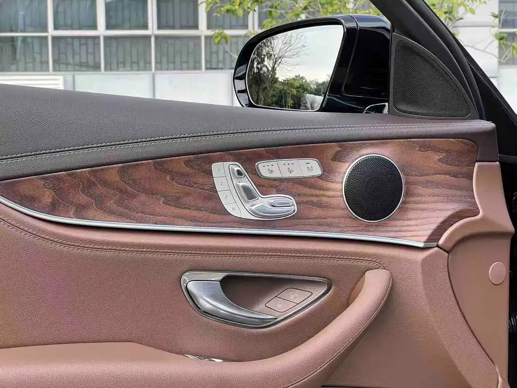 Mercedes-Benz E-Class 2024 — фото 14