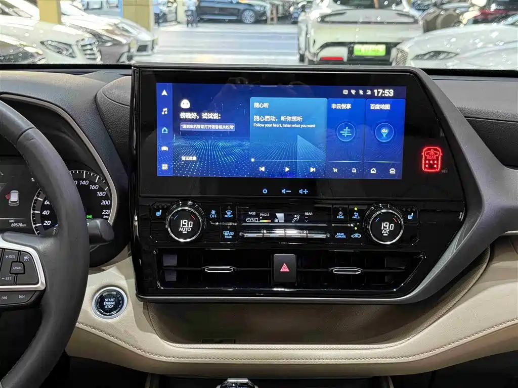 Toyota Highlander 2022 — фото 13