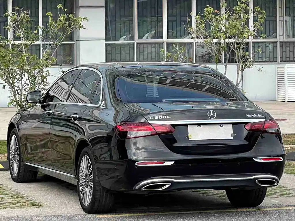 Mercedes-Benz E-Class 2024 — фото 6