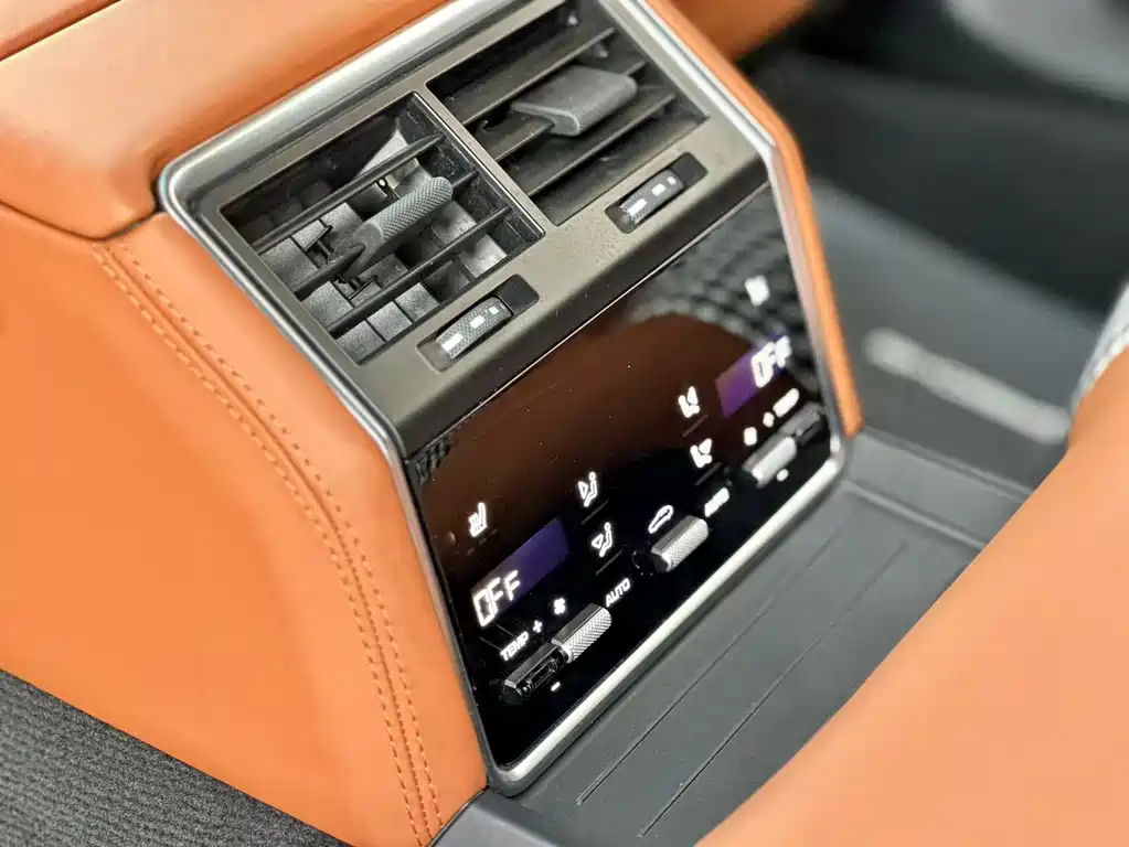 Porsche Panamera 2018 — фото 13
