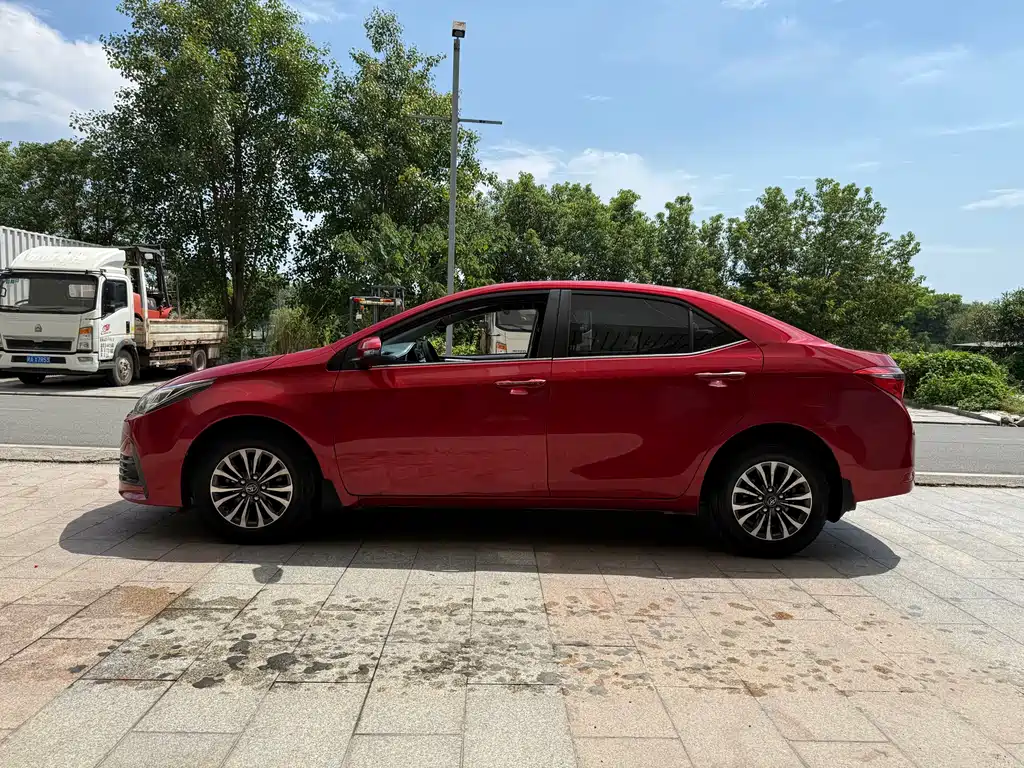 Toyota Corolla 2018 — фото 4