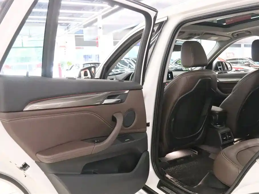 BMW X1 New Energy 2017 — фото 16