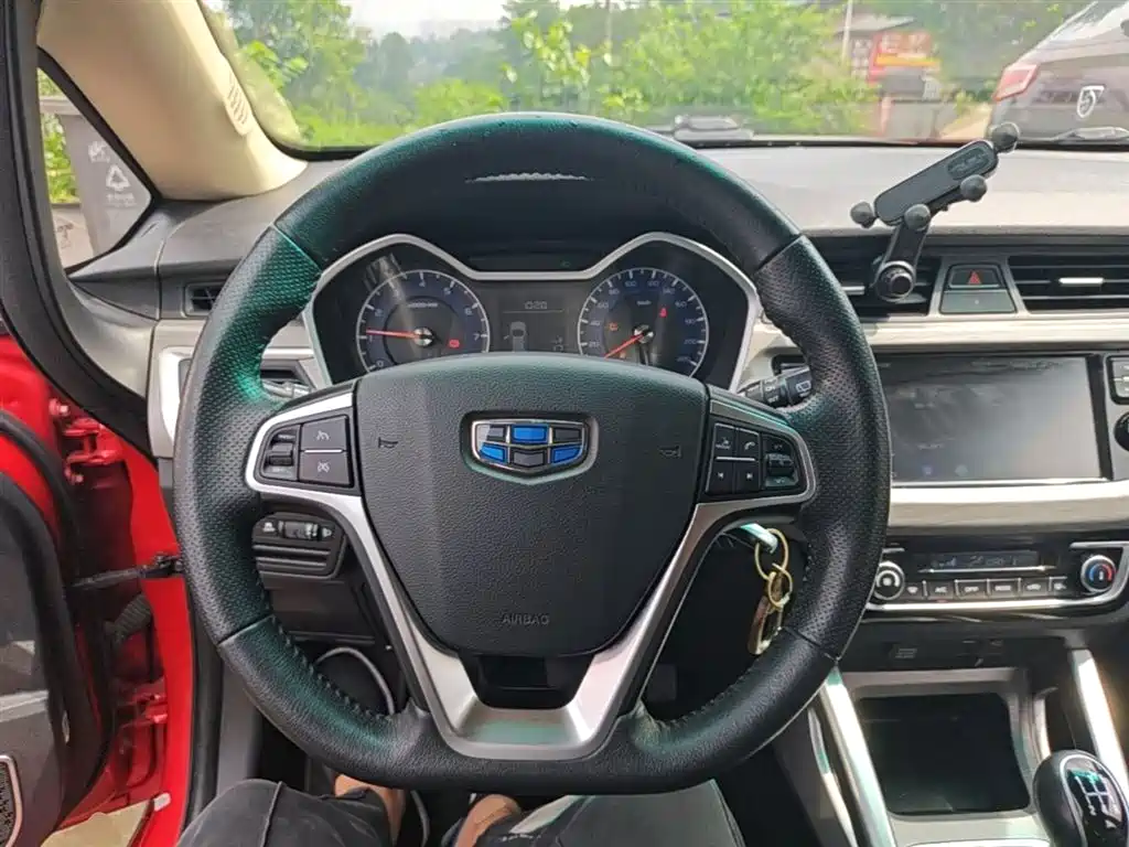 Geely Vision X3 2018 — фото 11
