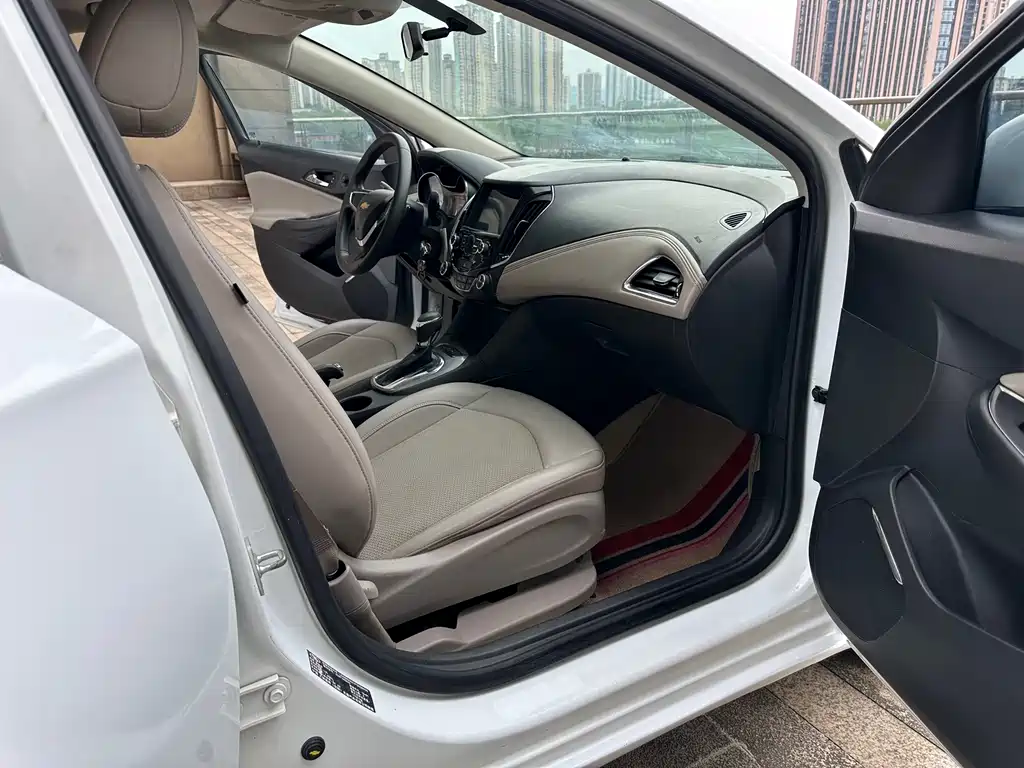 Chevrolet Cruze 2015 — фото 12