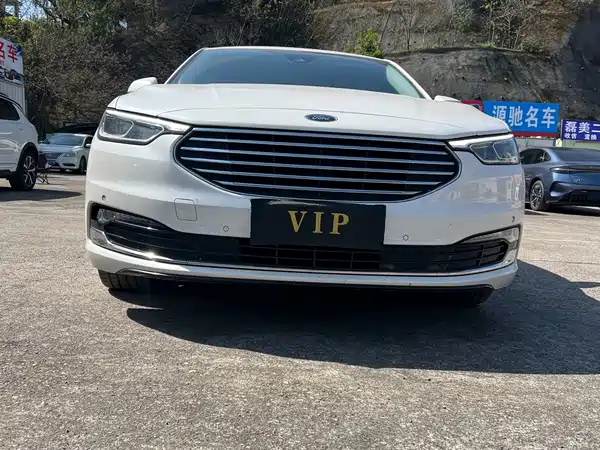 Ford Taurus 2020