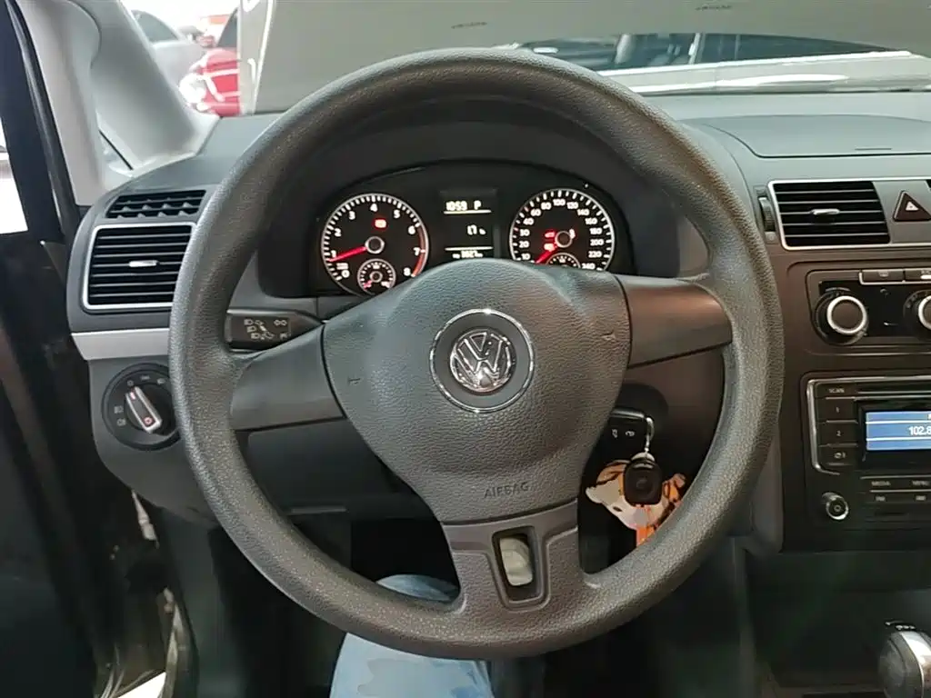 Volkswagen Touran 2016 — фото 11