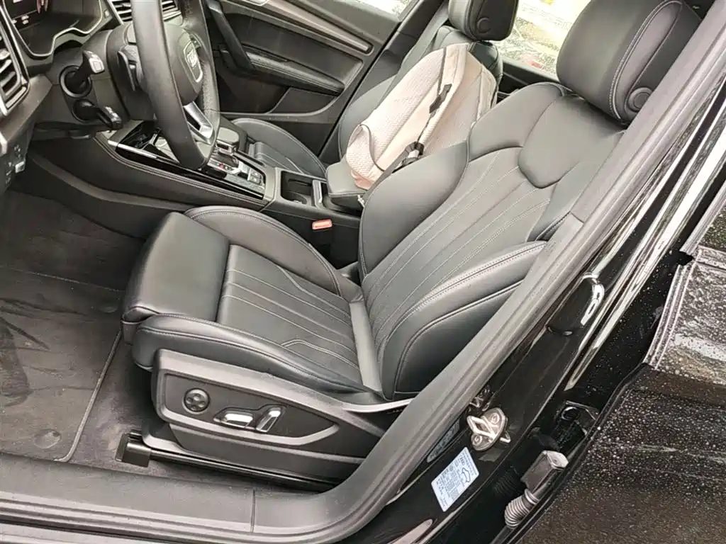 Audi Q5L 2025 — фото 15