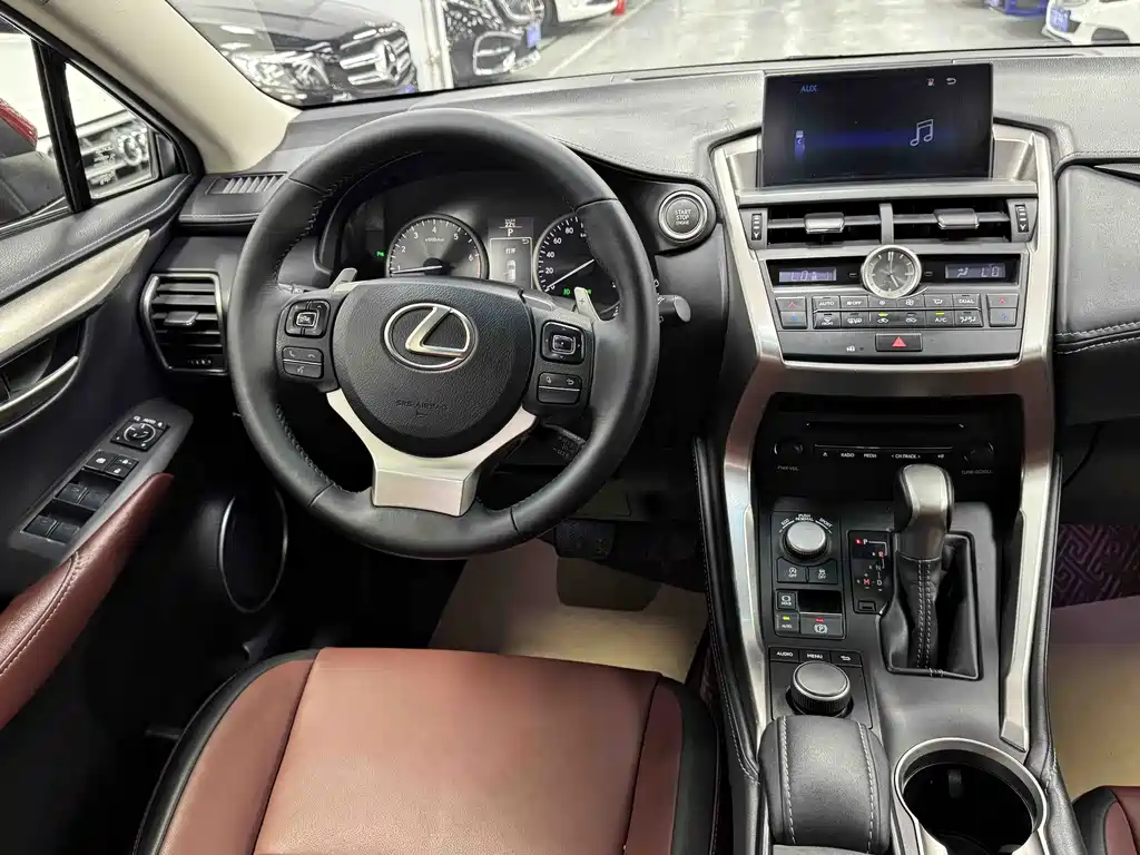 Lexus NX 2015