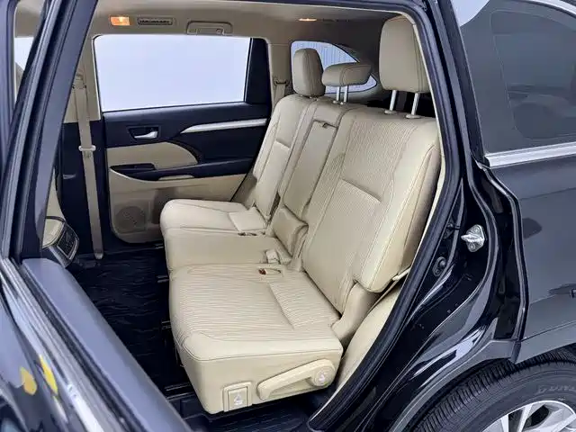 Toyota Highlander 2020 — фото 8