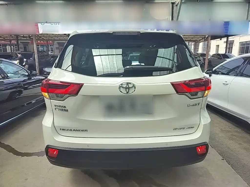 Toyota Highlander 2018 — фото 6
