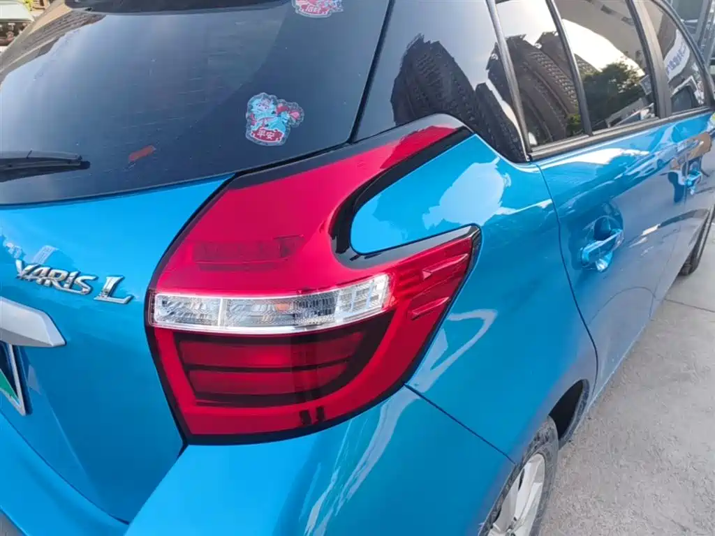 Toyota Yaris L 2018 — фото 8