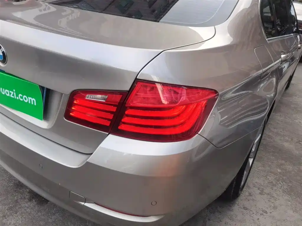 BMW 5 Series 2016 — фото 8