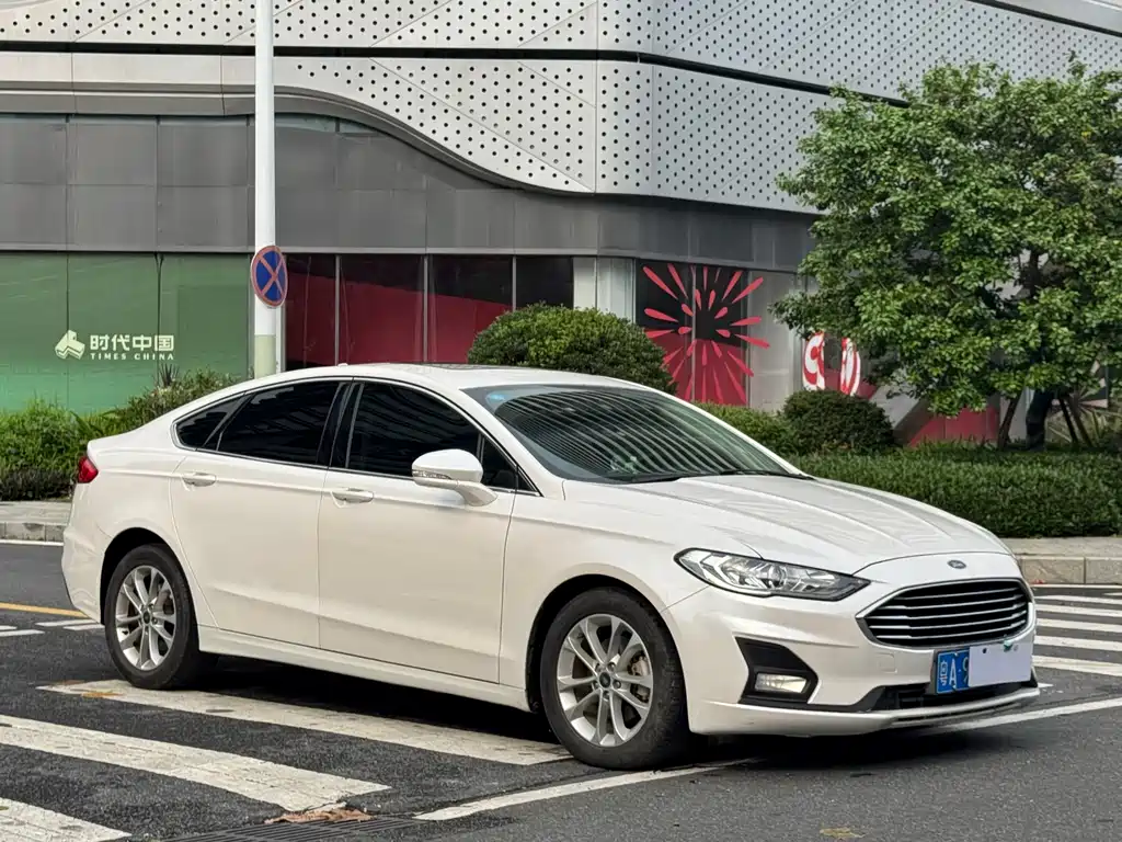 Ford Mondeo 2019 — фото 3