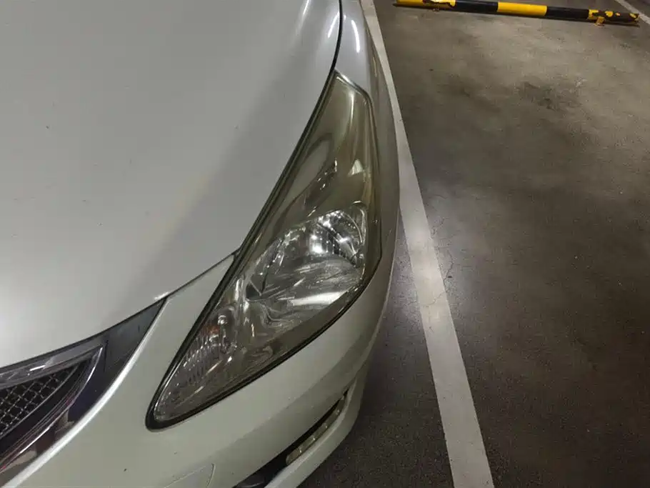 Nissan Tiida 2015