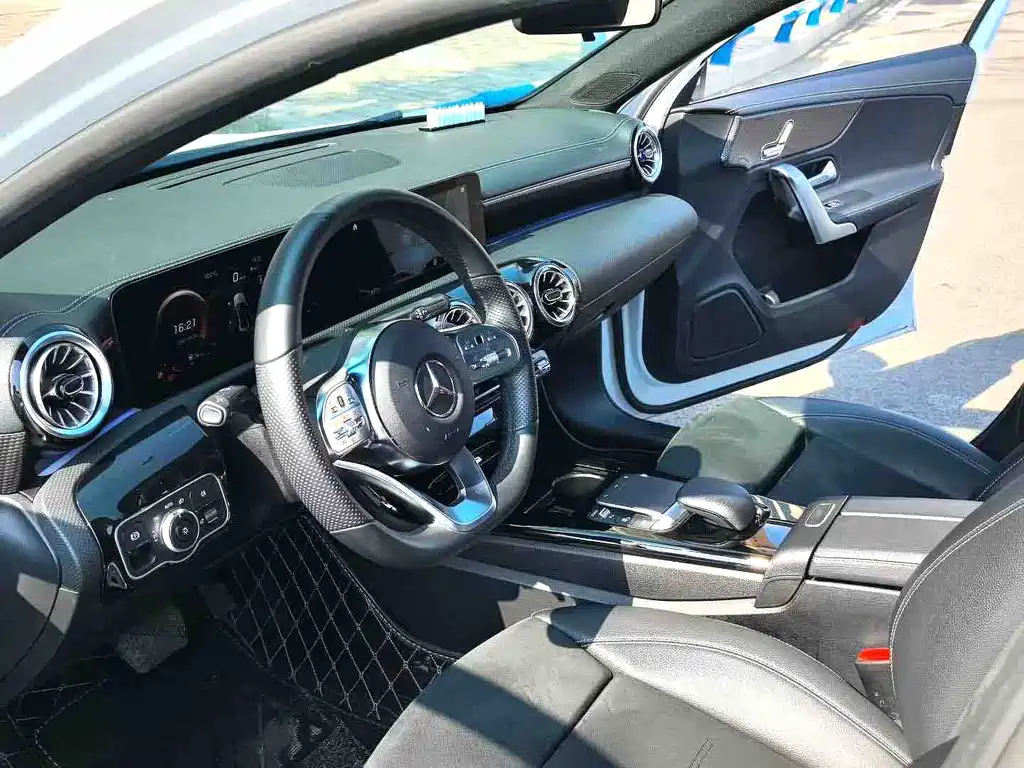 Mercedes-Benz A-Class 2021 — фото 6