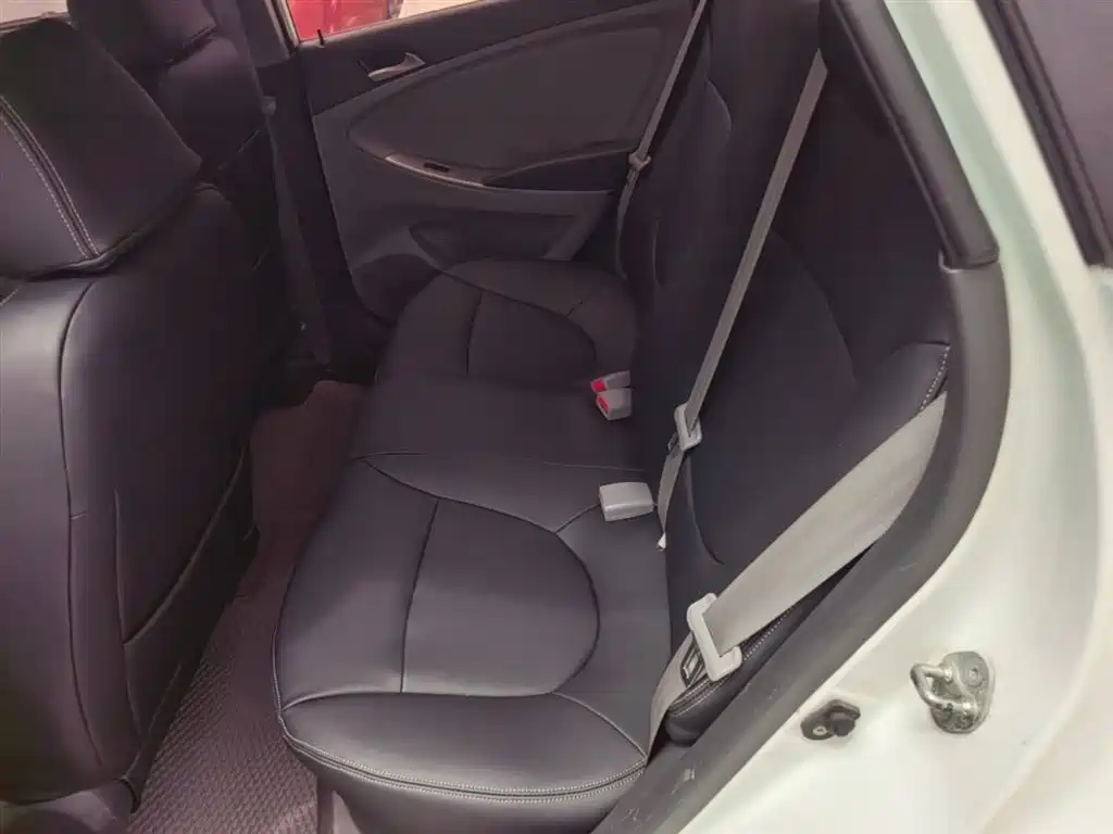 Hyundai Verna 2017 — фото 17