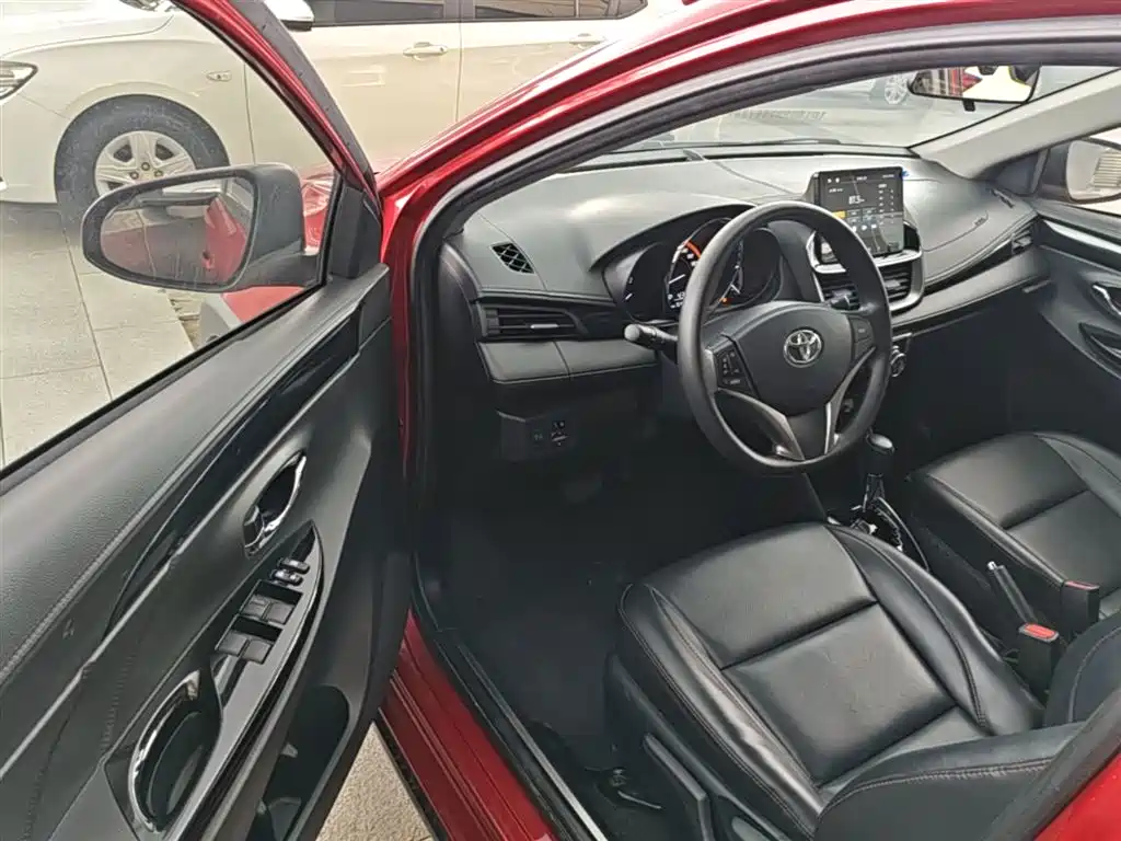 Toyota Yaris L 2019 — фото 16