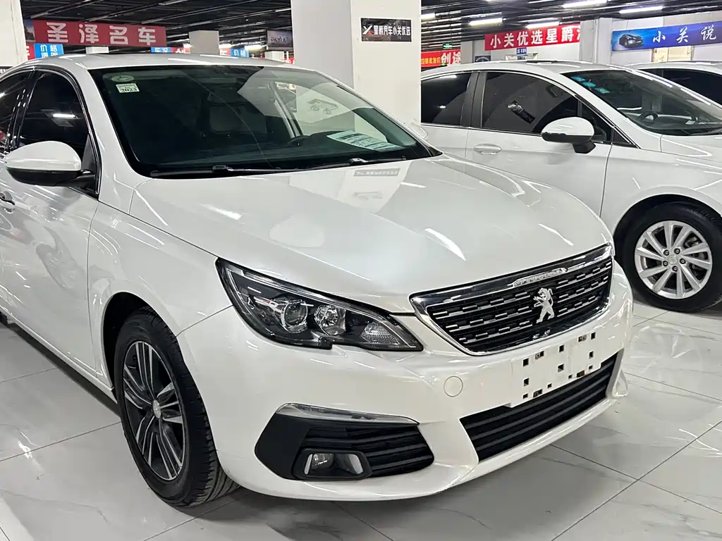 Peugeot 308 2017 — фото 1