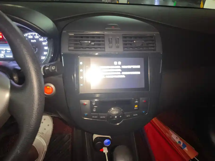 Nissan Tiida 2015 — фото 13