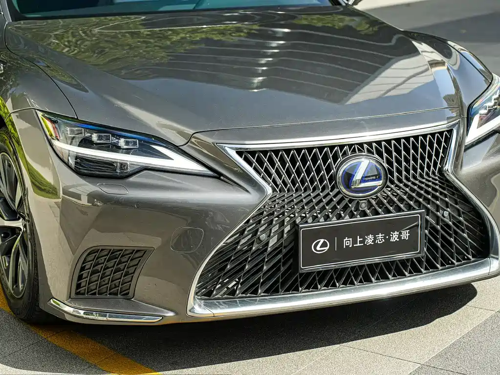 Lexus LS 2021 — фото 7