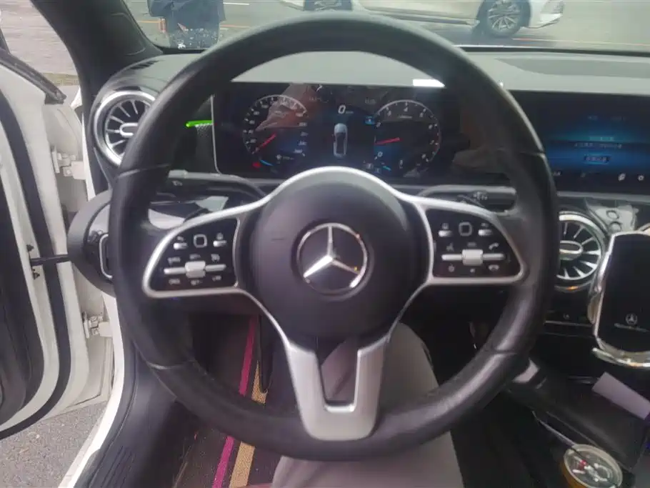 Mercedes-Benz A-Class 2020 — фото 15