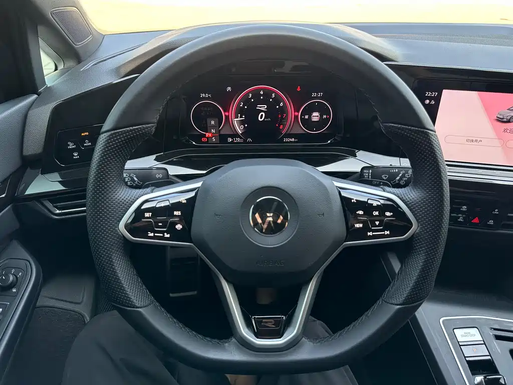 Volkswagen Golf 2023
