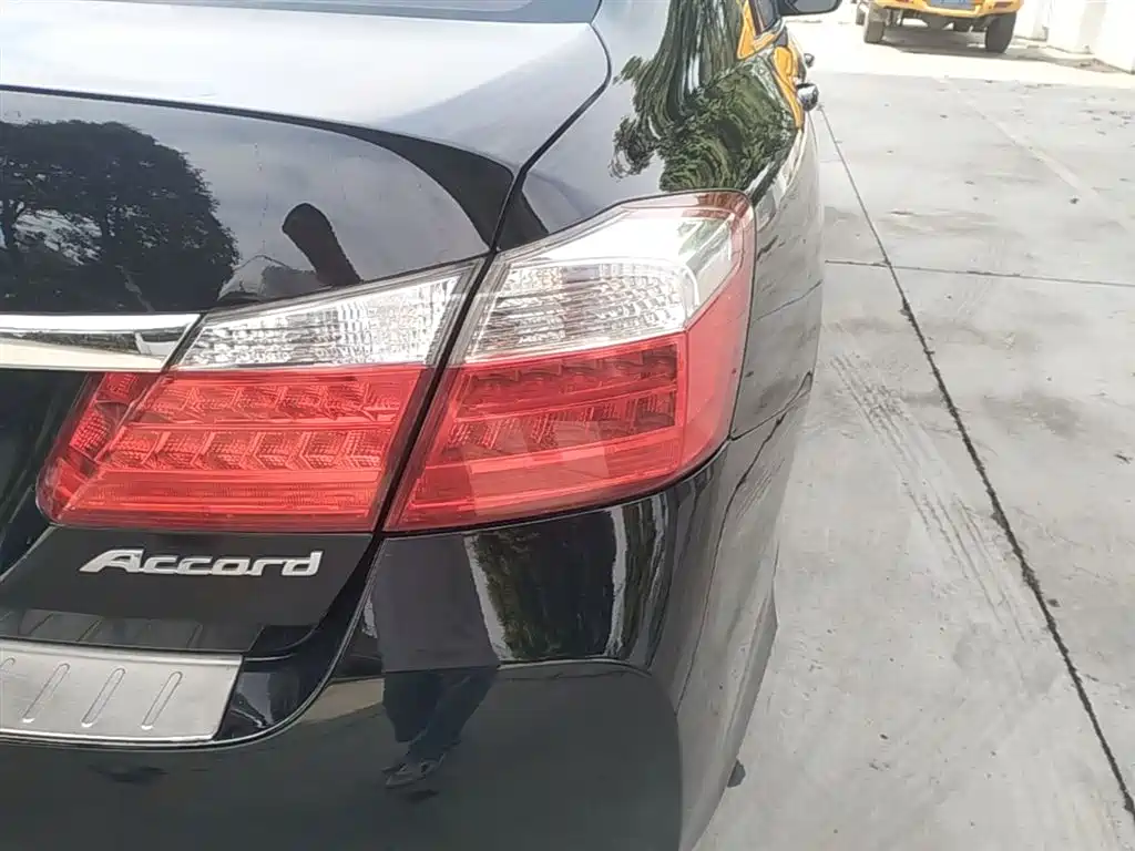 Honda Accord 2015 — фото 8