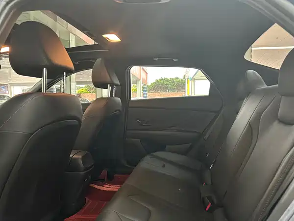 Hyundai Elantra 2021