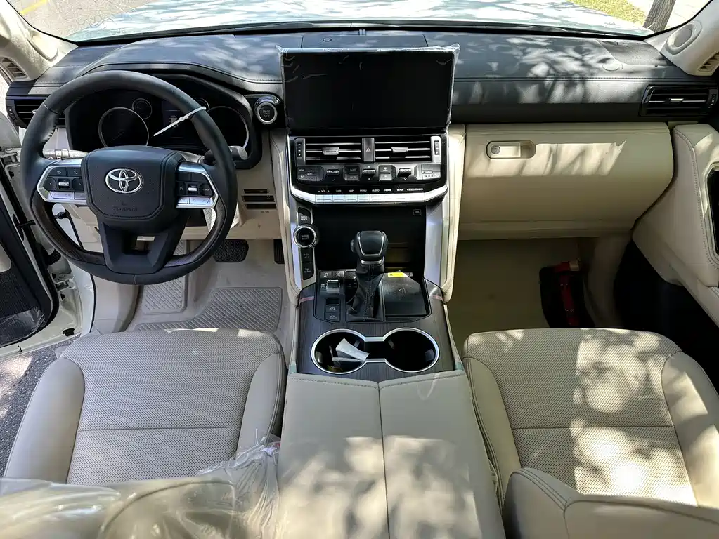 Toyota Land Cruiser 2023 — фото 8