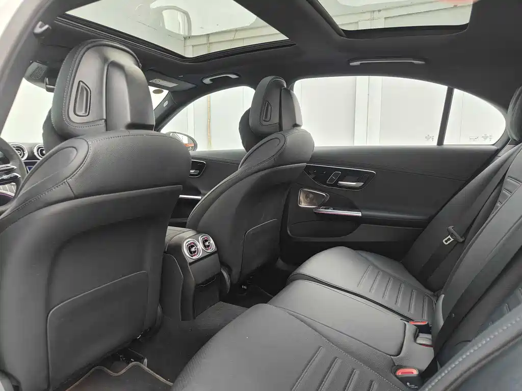 Mercedes-Benz C-Class 2025