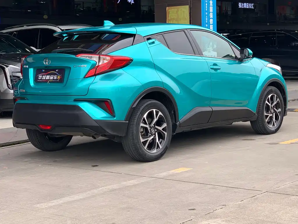 Toyota C-HR 2020 — фото 6